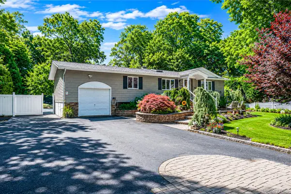 4 Cabin Lane, East Setauket, NY 11733