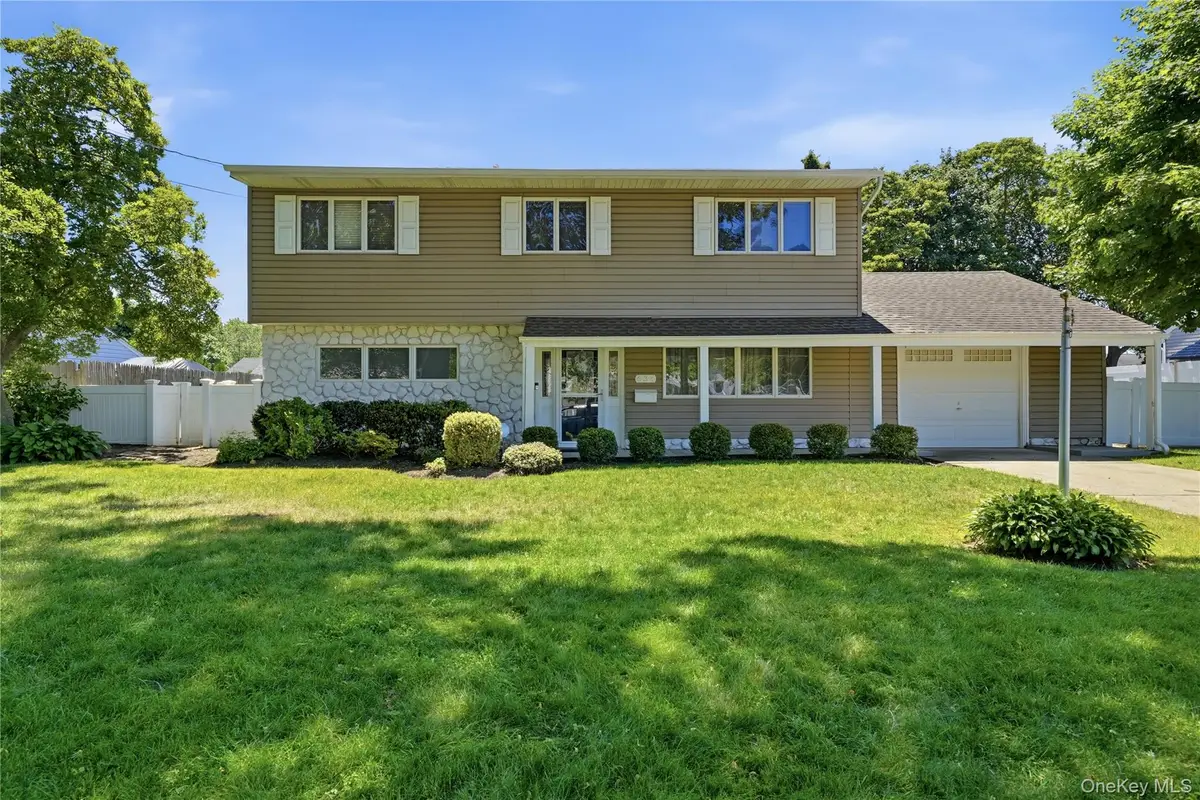 634 Morrison Street, Babylon, NY 11702 - #1