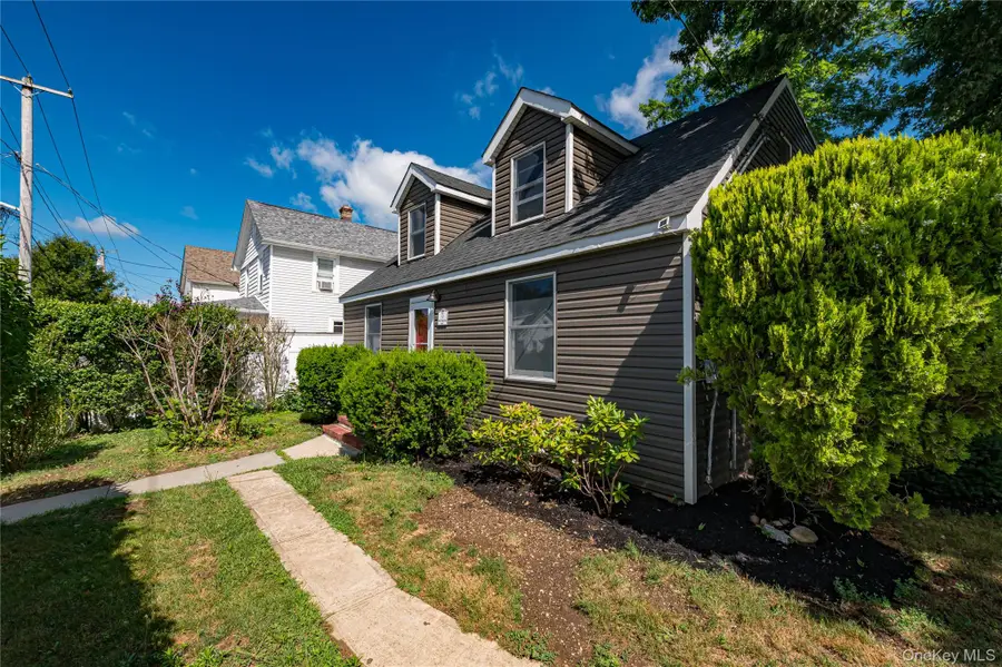 75 W Pulaski Road, Huntington Station, NY 11746 - #2