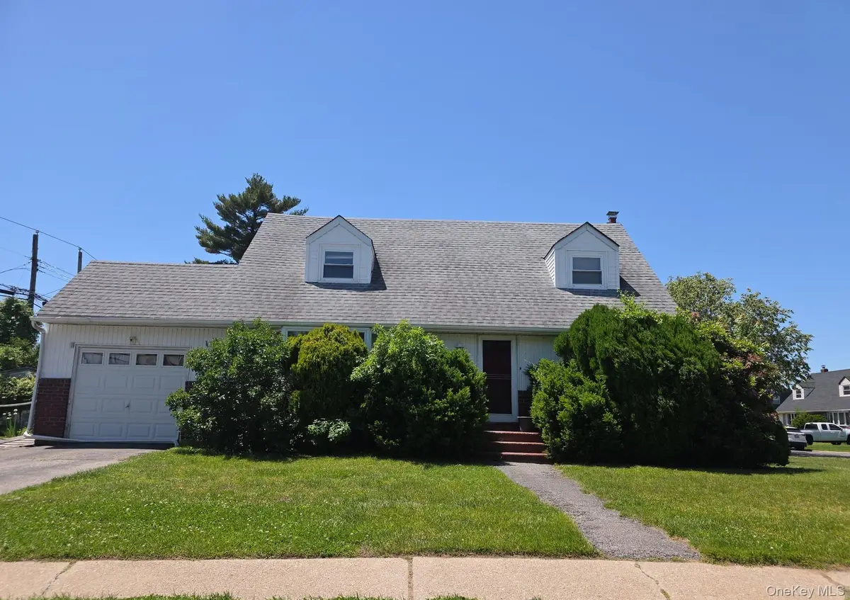 80 Elmwood Street, Plainview, NY 11803 - #1