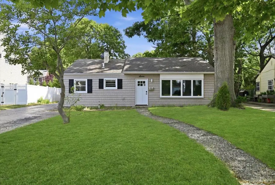 7 Surrey Road, Massapequa, NY 11758 - #2