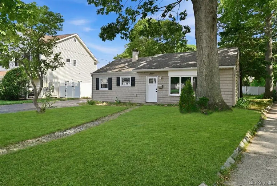 7 Surrey Road, Massapequa, NY 11758 - #3