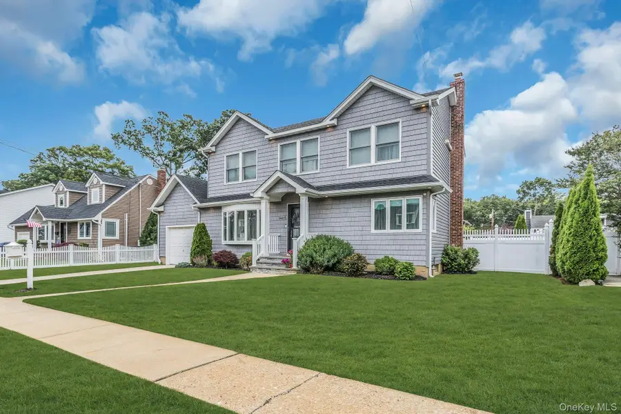 9 Pompano Lane, Massapequa Park, NY 11762 - #3