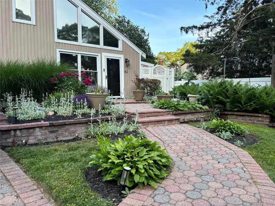 42 Bennett Avenue, Huntington Station, NY 11746 - #3