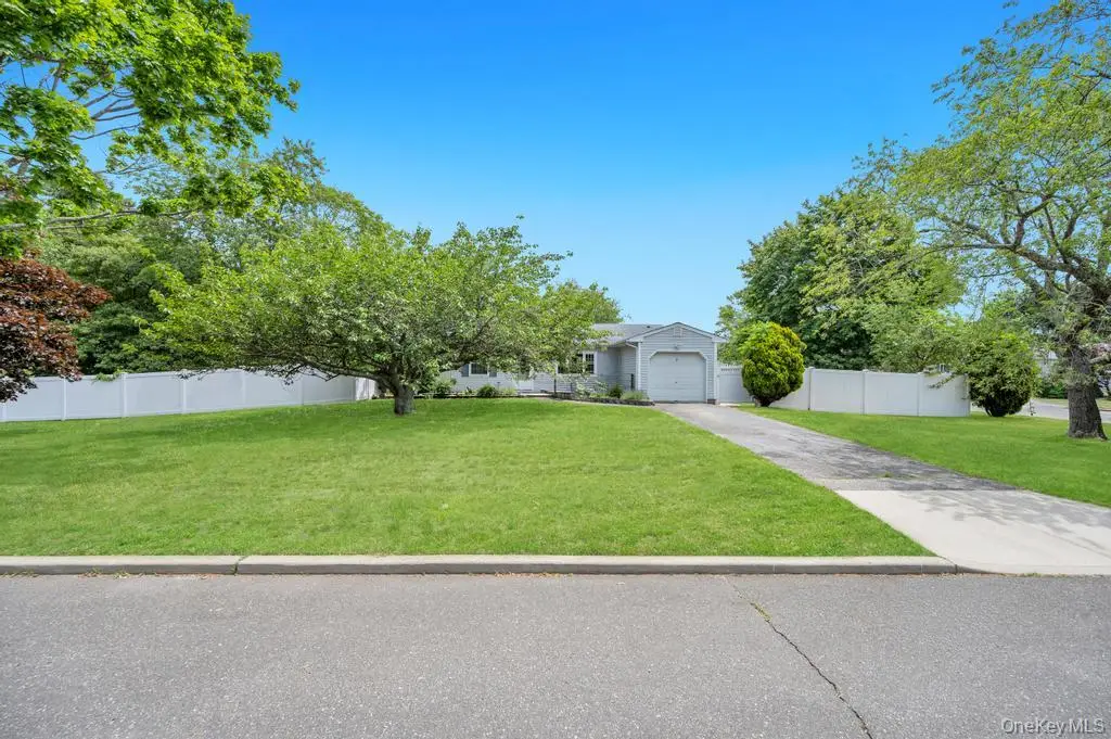 3 Megan Court, Bellport, NY 11713 - #1