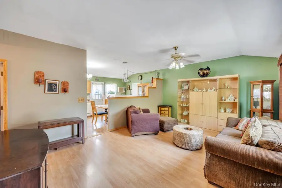 3 Megan Court, Bellport, NY 11713 - #3