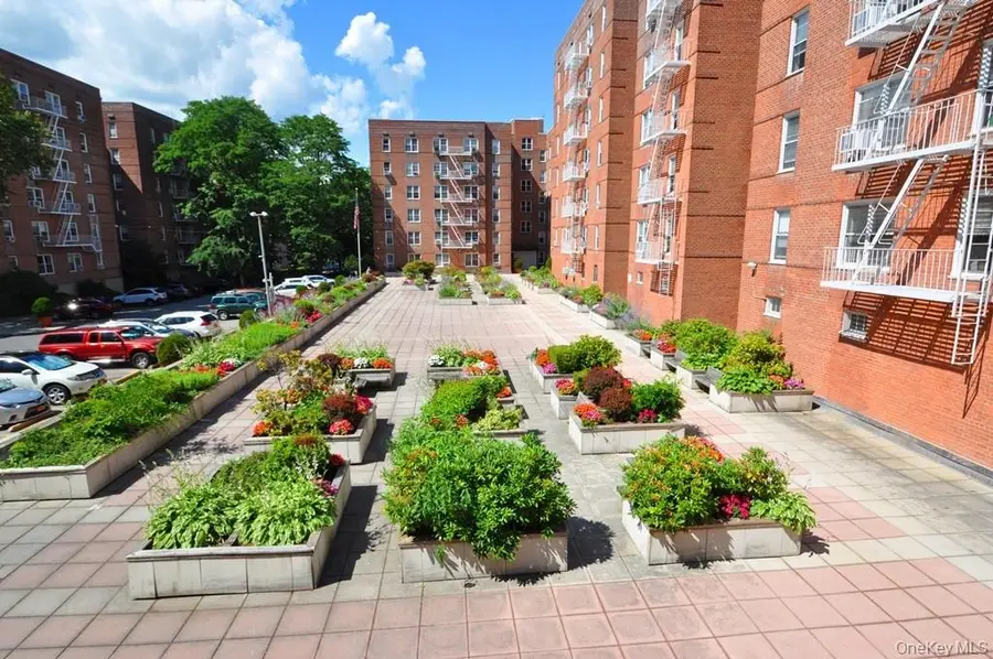 491 Riverdale Avenue #6D, Yonkers, NY 10705 - #2