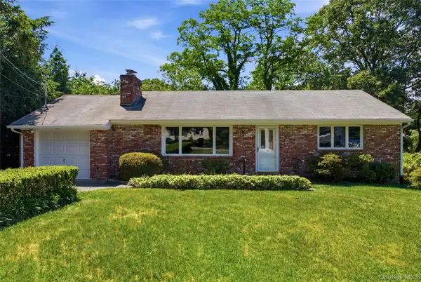 58 Juniper Road, Kings Park, NY 11754