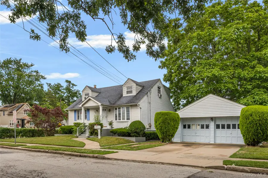 33 N Montgomery Street, Valley Stream, NY 11580 - #2
