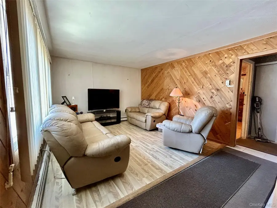 465 Saint Johns Street, Central Islip, NY 11722 - #3