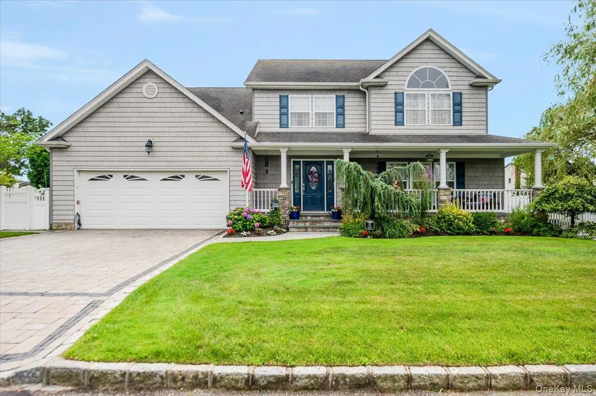 18 South Plaza, Amity Harbor, NY 11701 - #1
