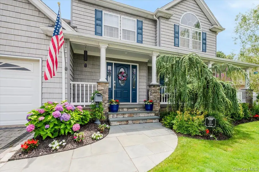 18 South Plaza, Amity Harbor, NY 11701 - #2