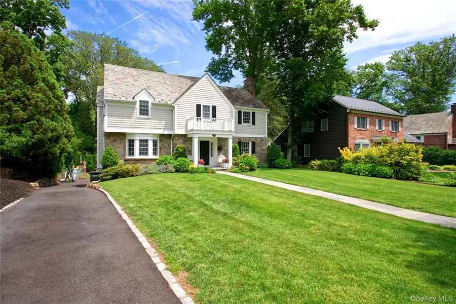 162 Manhasset Woods Road, Manhasset, NY 11030 - #2