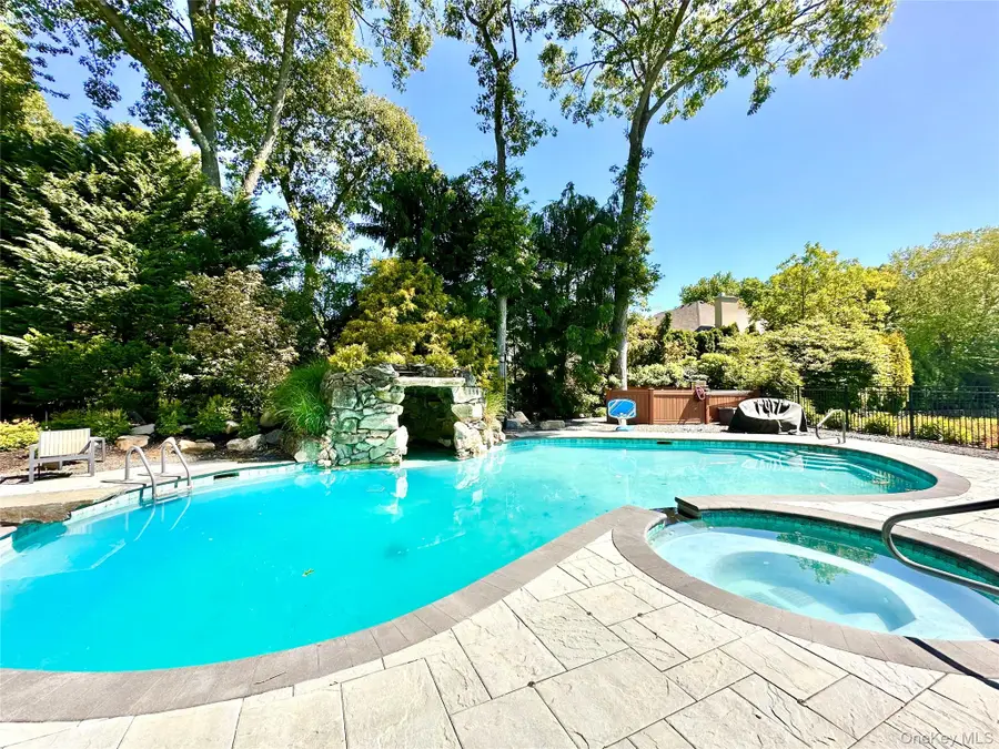 135 Round Swamp Road, Huntington, NY 11743 - #2