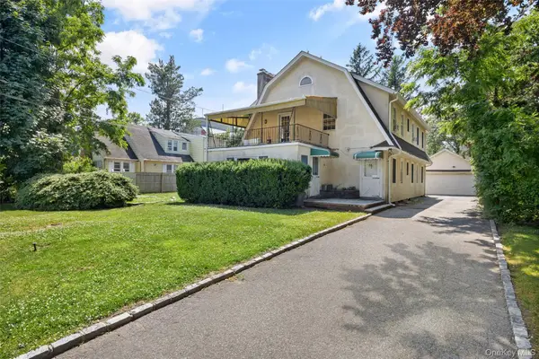 20 Spruce Street, Great Neck, NY 11021