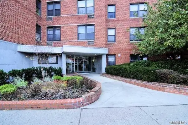 102-30 Queens Blvd #1S, Forest Hills, NY 11375