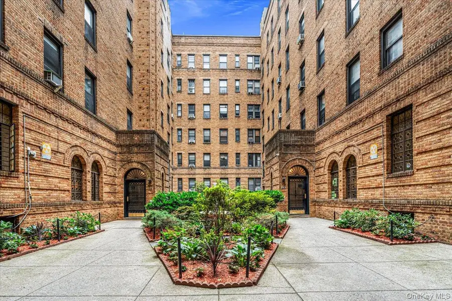 8344 Lefferts Boulevard #3D, Kew Gardens, NY 11415 - #2