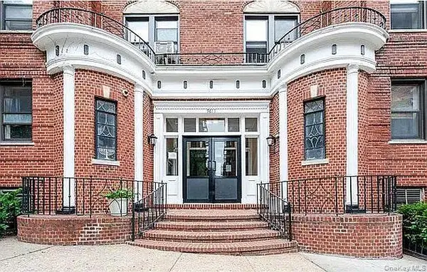 96 -11 65th Road #414, Rego Park, NY 11374