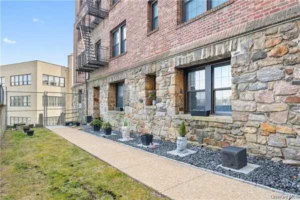 23 Old Mamaroneck Road #ST4, White Plains, NY 10605