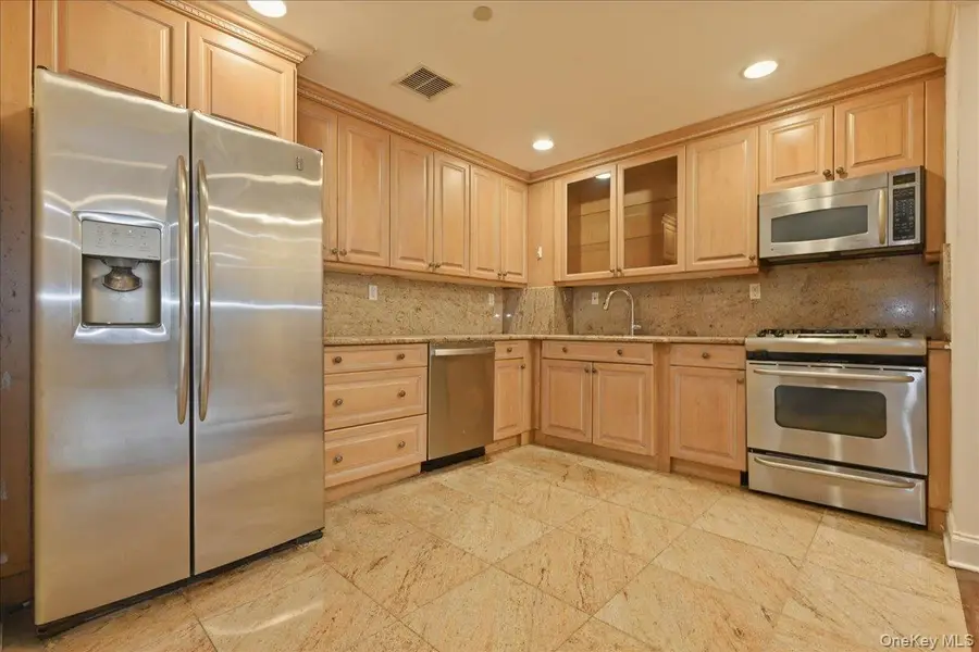 171 Great Neck Road #4L, Great Neck, NY 11023 - #3