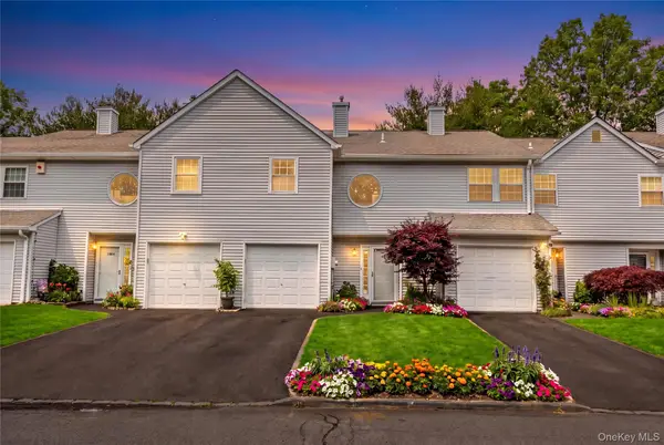 1406 Sara Circle, Port Jefferson Station, NY 11776