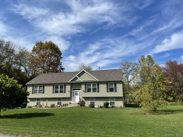34 Palmer Circle, Poughquag, NY 12570