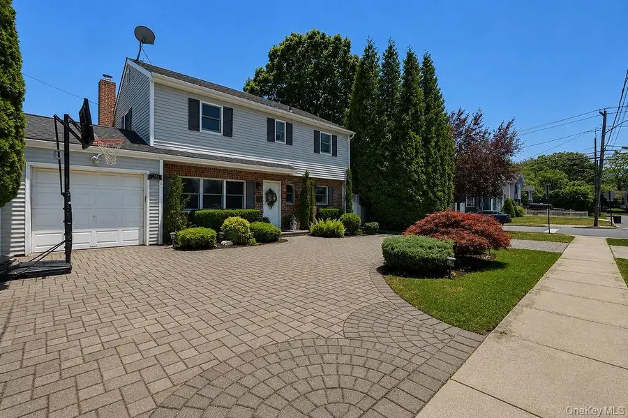 26 Cedar Street, Farmingdale, NY 11735 - #3