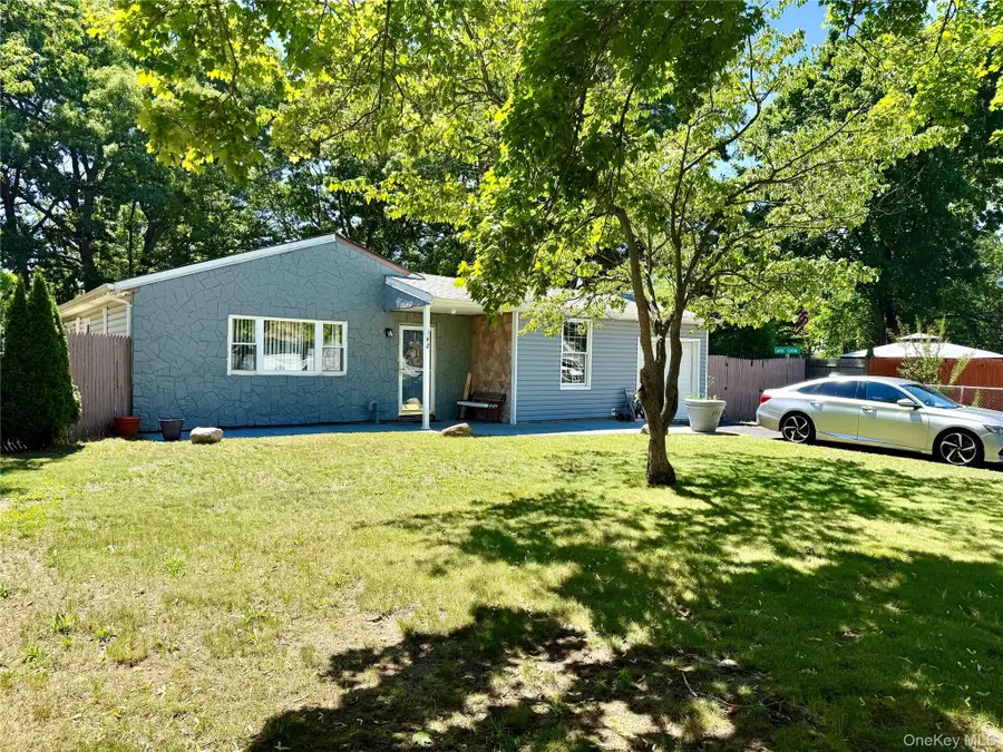 142 Palmer Street, Brentwood, NY 11717 - #3