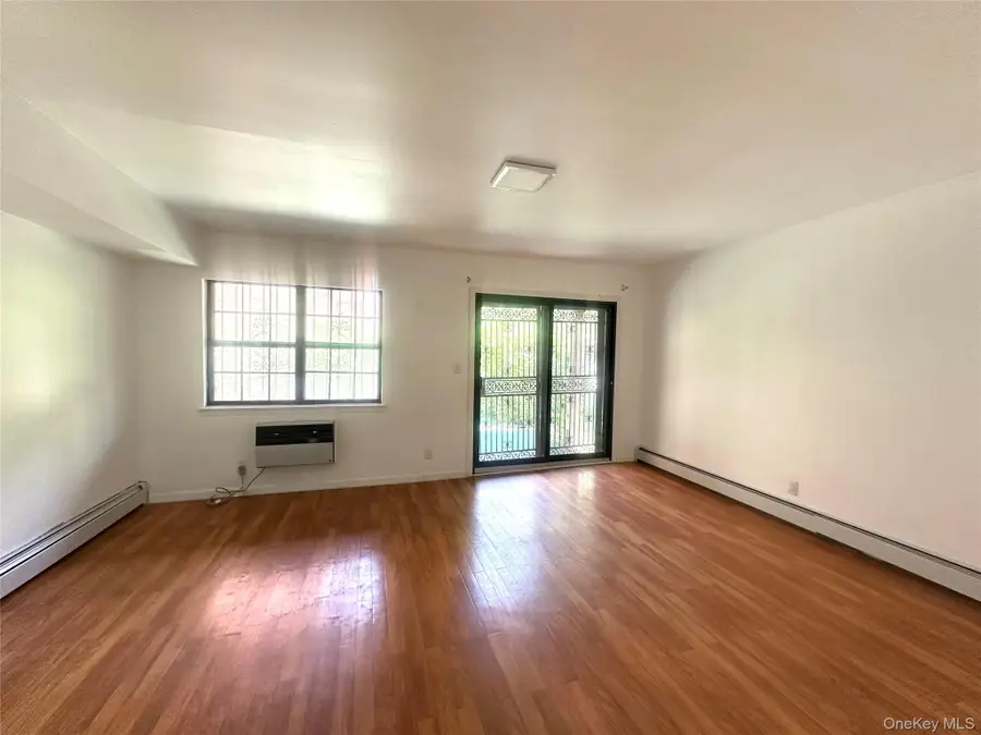 120-25 Ketch Court, College Point, NY 11356 - #3