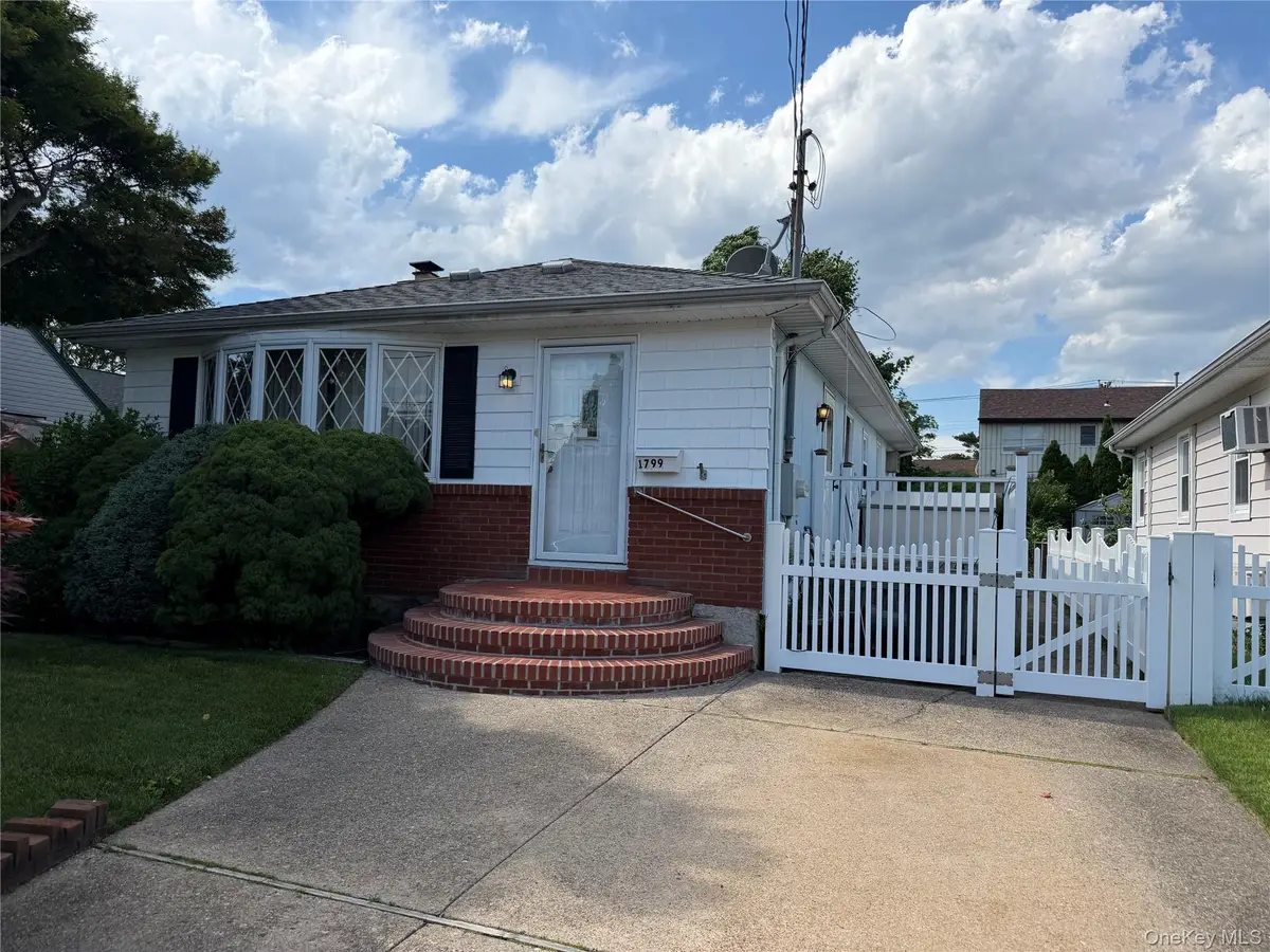 1799 Stone Avenue, East Meadow, NY 11554 - #1