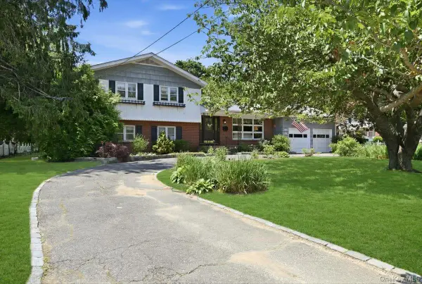 40 Bayview Avenue, Amityville, NY 11701