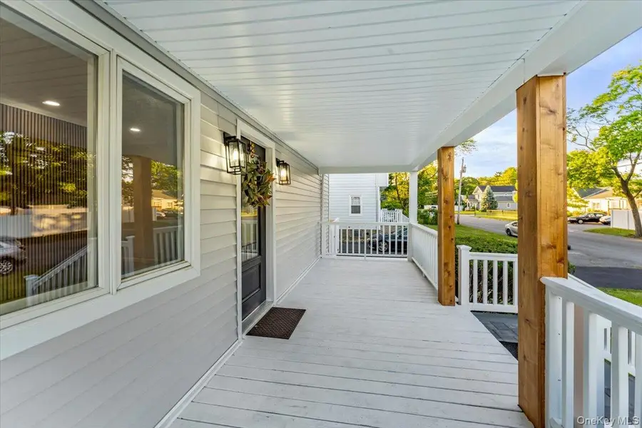 41 S Oregon Road, West Babylon, NY 11704 - #2