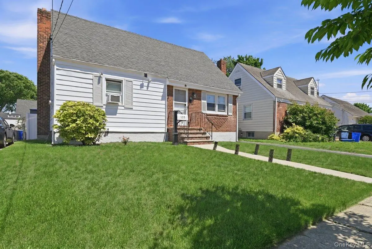 105 N Montague Street, Valley Stream, NY 11580 - #1