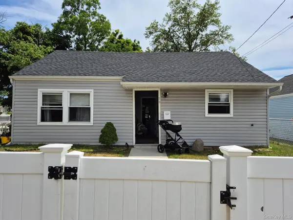16 Pilot Street, Hempstead, NY 11550