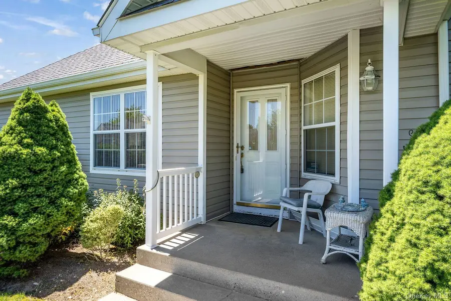 174 Adele Court, Riverhead, NY 11901 - #3