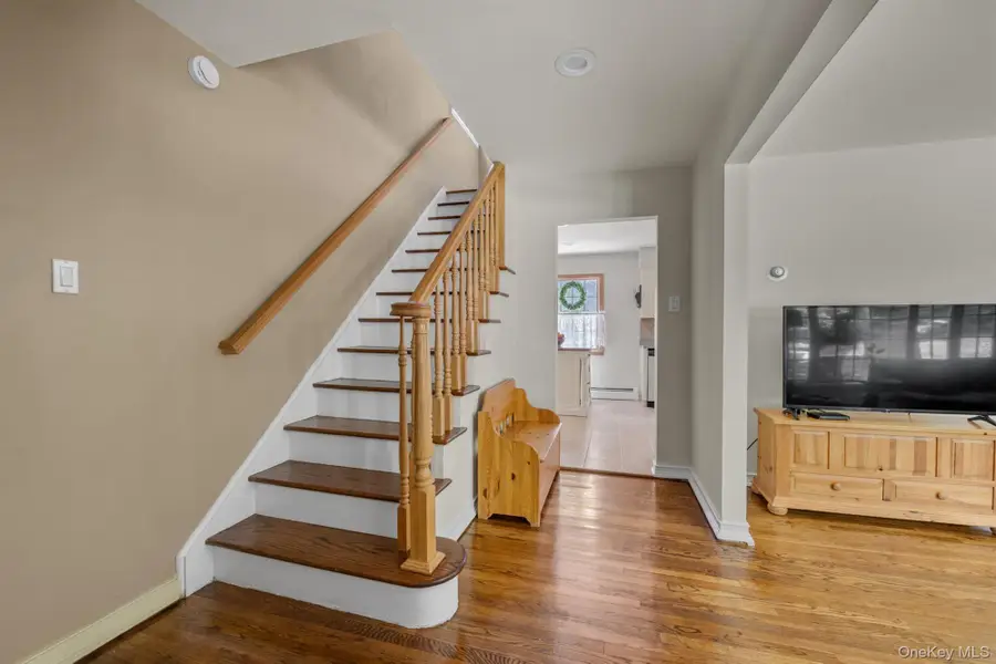 17 Broadview Avenue, Kings Park, NY 11754 - #2
