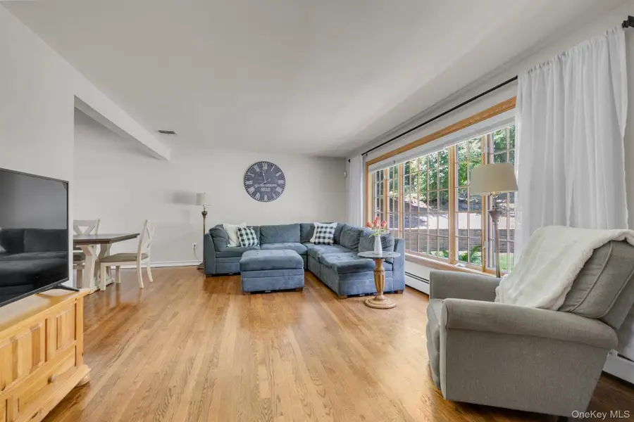 17 Broadview Avenue, Kings Park, NY 11754 - #3