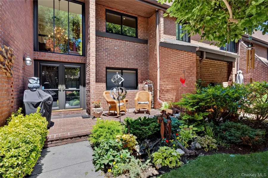 20 Fox Ridge #333, Roslyn, NY 11576 - #2