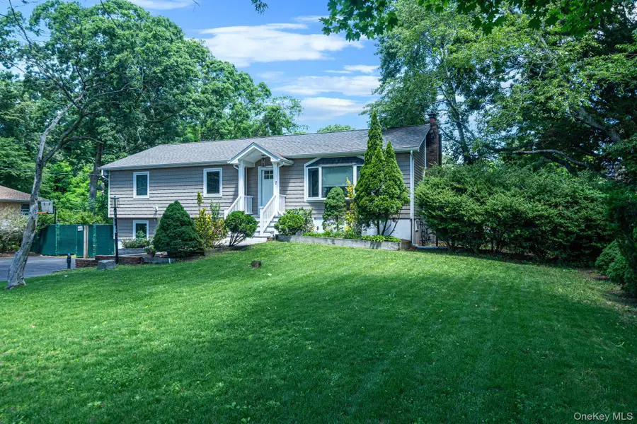 7 Somerset Street, Centereach, NY 11720 - #2