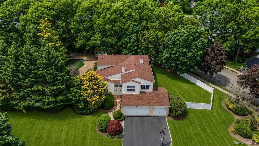 16 English Ivy Lane, Lake Grove, NY 11755 - #2