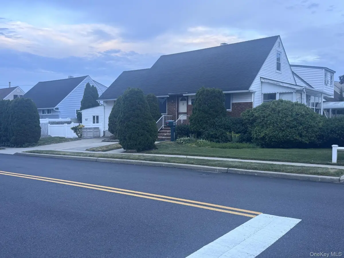 42 Larch Street, Hicksville, NY 11801 - #1