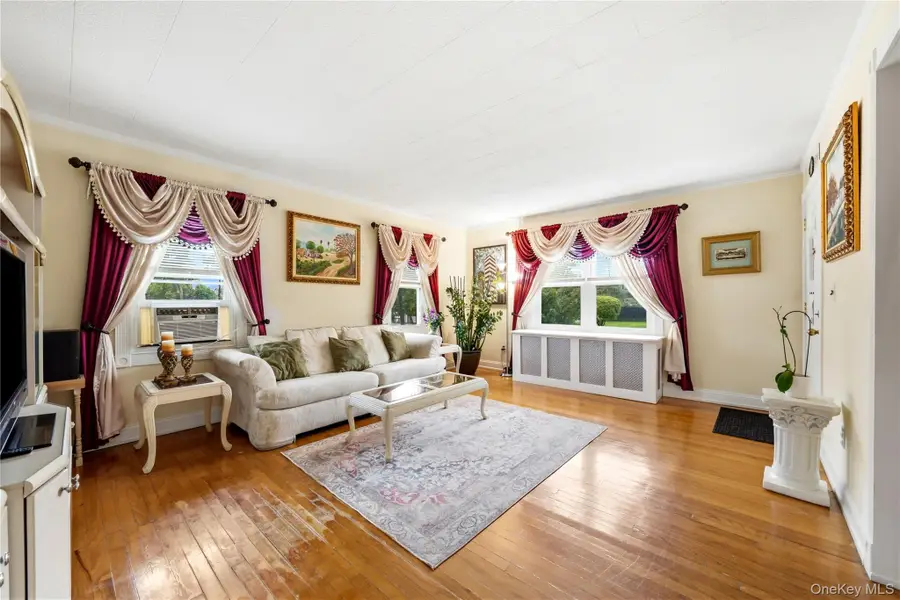 39 Church Street, Central Islip, NY 11722 - #3