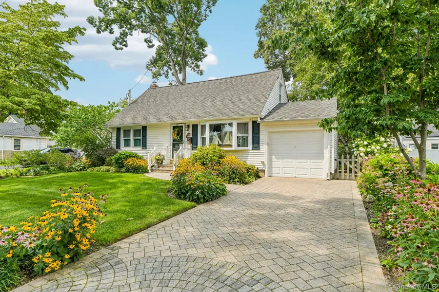 75 Hale Road, North Babylon, NY 11703 - #3