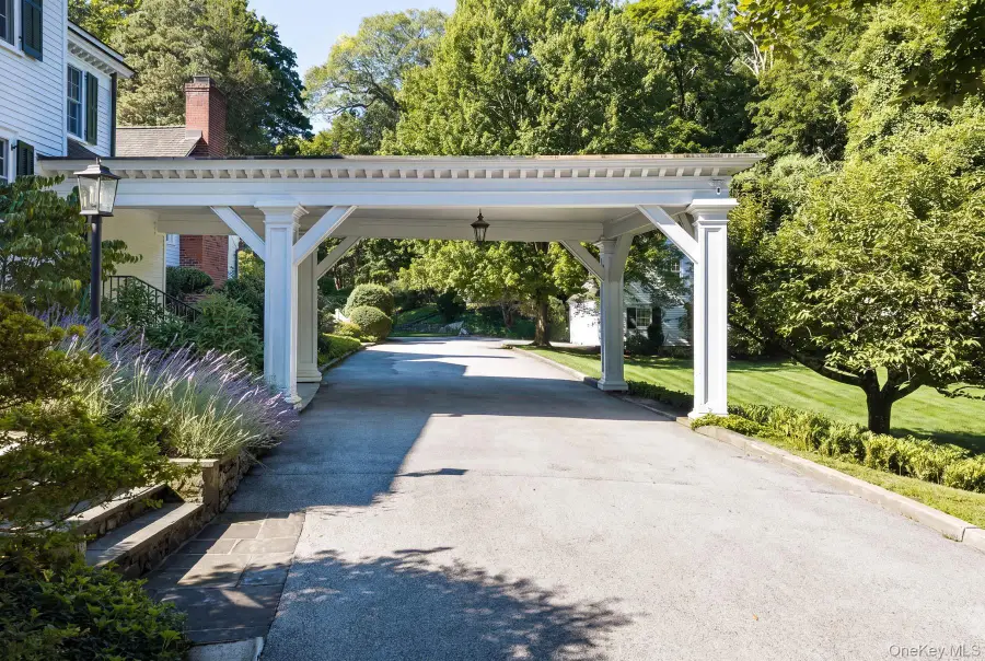 120 Scarborough Road, Briarcliff Manor, NY 10510 - #3