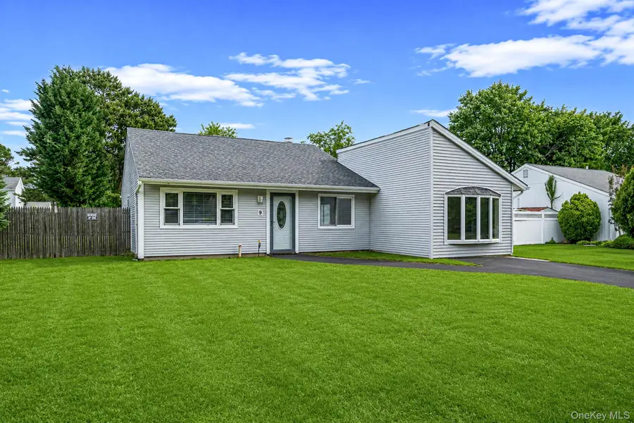 9 Carson Lane, Medford, NY 11763 - #2