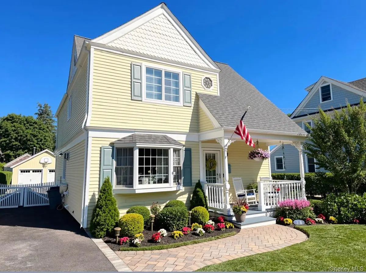 28 Pine Street, Sayville, NY 11782 - #1