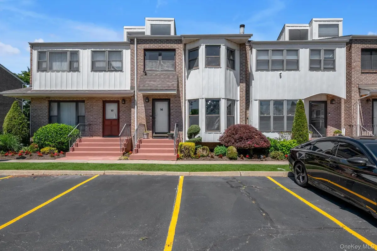14 Vanderbilt Way #14, Valley Stream, NY 11581 - #1