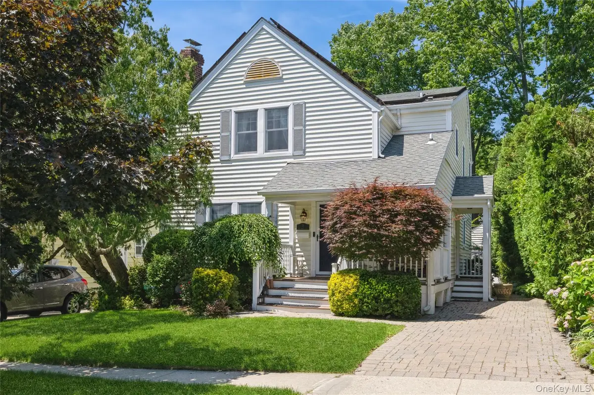 71 Bar Beach Road, Port Washington, NY 11050 - #1