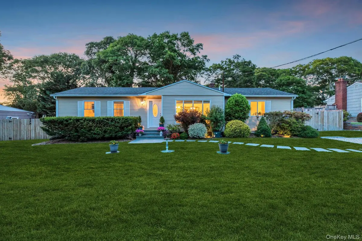 116 W Tiana Road, Hampton Bays, NY 11946 - #1