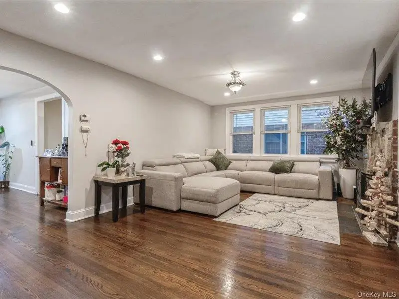 167 Lakeview Ave, Lynbrook, NY 11563 - #2